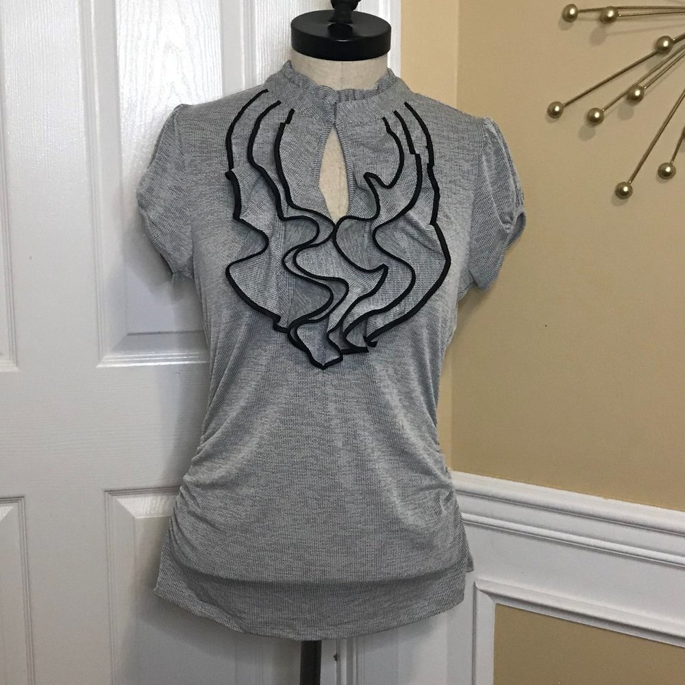💖 Host Pick 💖 Ruffle Keyhole Front Top Sz XL